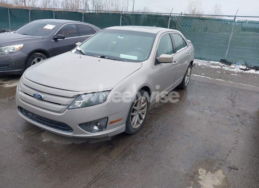 Photo 2 of 2010 Ford Fusion SE (VIN 3FAHP0HA2AR310766)