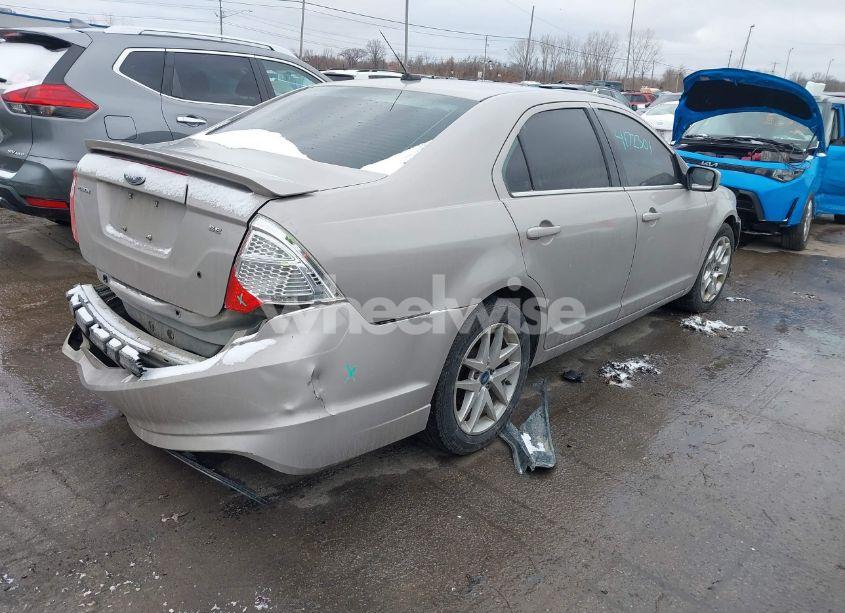 Photo 4 of 2010 Ford Fusion SE (VIN 3FAHP0HA2AR310766)
