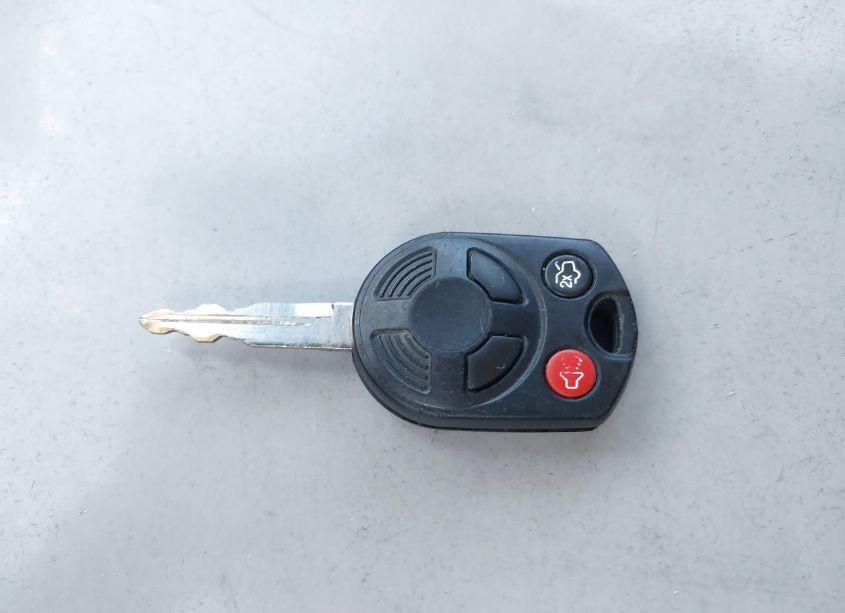 Photo 11 of 2010 Ford Fusion SE (VIN 3FAHP0HA2AR342570)