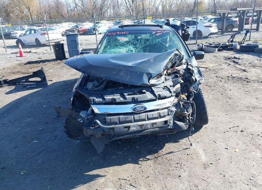 Photo 12 of 2010 Ford Fusion SE (VIN 3FAHP0HA2AR342570)