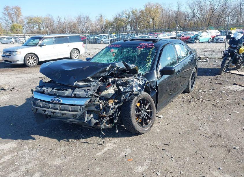 Photo 2 of 2010 Ford Fusion SE (VIN 3FAHP0HA2AR342570)