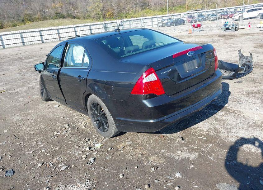 Photo 3 of 2010 Ford Fusion SE (VIN 3FAHP0HA2AR342570)