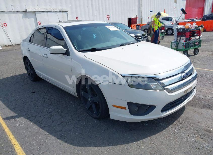 2010 Ford Fusion SE (VIN 3FAHP0HA2AR367436) main photo