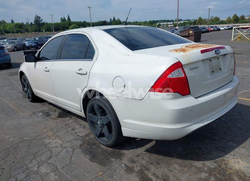 Photo 3 of 2010 Ford Fusion SE (VIN 3FAHP0HA2AR367436)