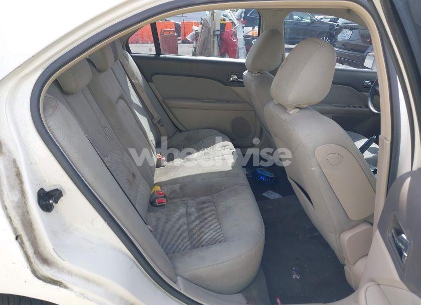 Photo 8 of 2010 Ford Fusion SE (VIN 3FAHP0HA2AR367436)