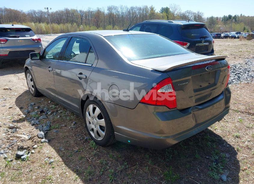 Photo 3 of 2010 Ford Fusion SE (VIN 3FAHP0HA2AR399383)