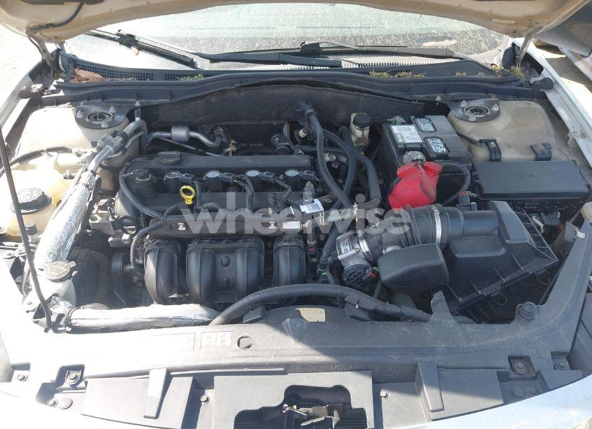 Photo 10 of 2010 Ford Fusion SE (VIN 3FAHP0HA2AR403495)