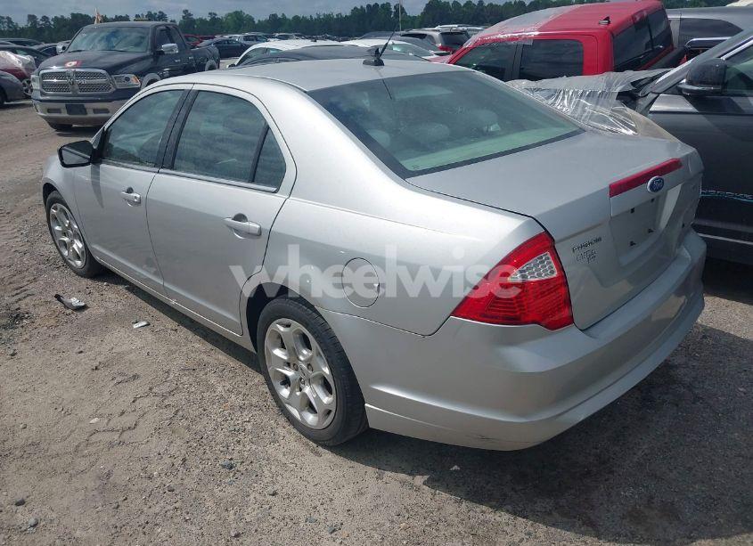 Photo 3 of 2010 Ford Fusion SE (VIN 3FAHP0HA2AR403495)