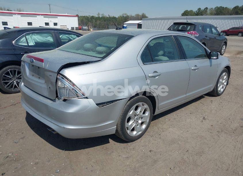 Photo 4 of 2010 Ford Fusion SE (VIN 3FAHP0HA2AR403495)