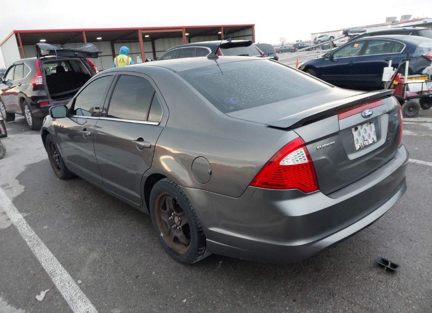 Photo 3 of 2010 Ford Fusion SE (VIN 3FAHP0HA2AR426873)