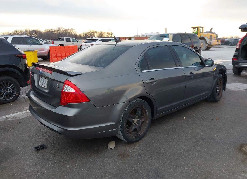 Photo 4 of 2010 Ford Fusion SE (VIN 3FAHP0HA2AR426873)