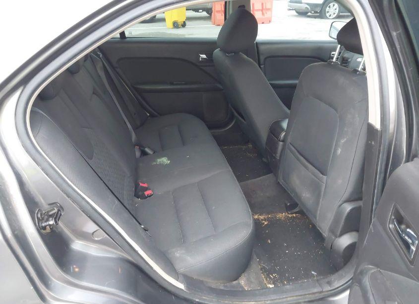 Photo 8 of 2010 Ford Fusion SE (VIN 3FAHP0HA2AR426873)