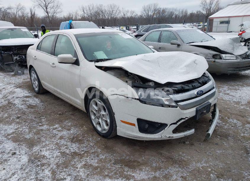 2011 Ford Fusion SE (VIN 3FAHP0HA2BR122525) main photo