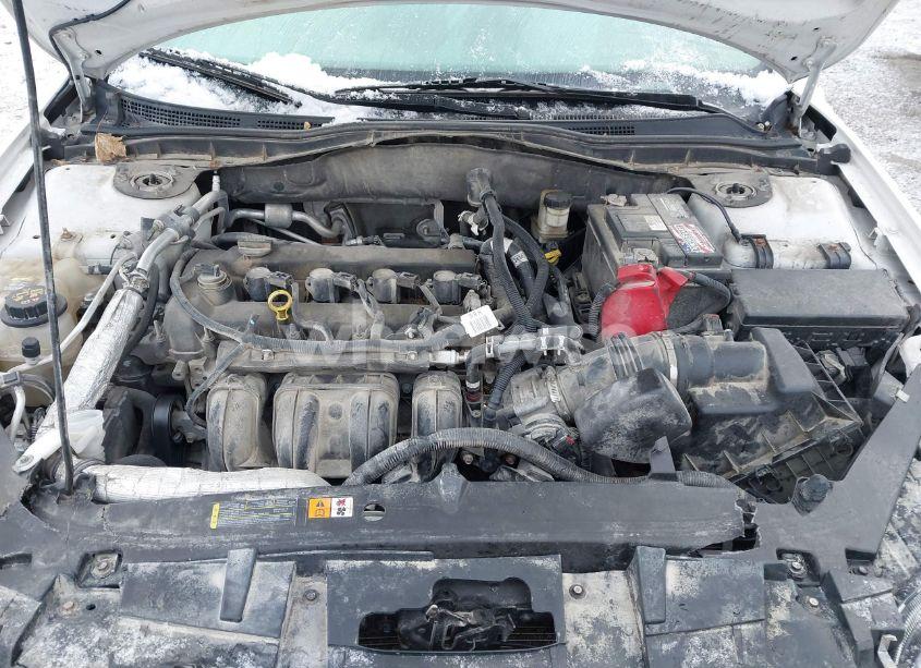 Photo 10 of 2011 Ford Fusion SE (VIN 3FAHP0HA2BR122525)