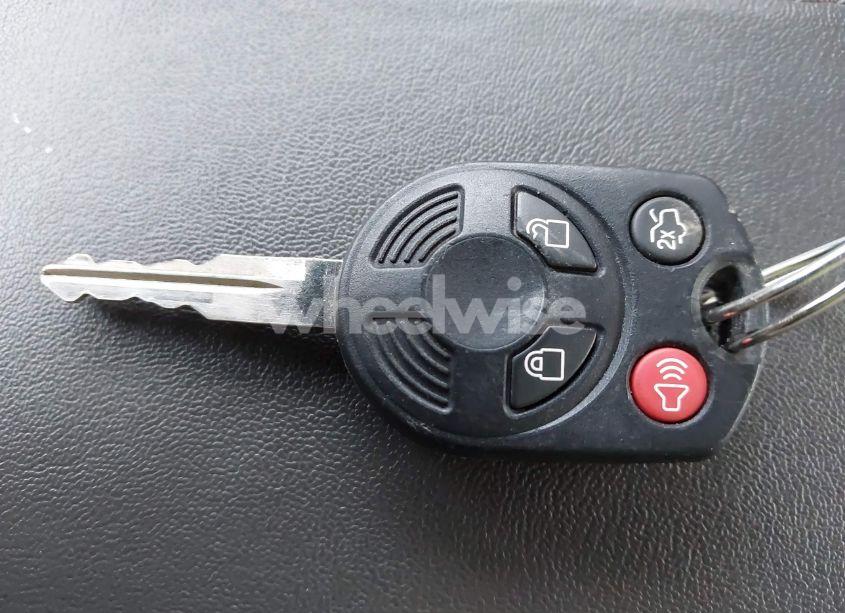 Photo 11 of 2011 Ford Fusion SE (VIN 3FAHP0HA2BR122525)