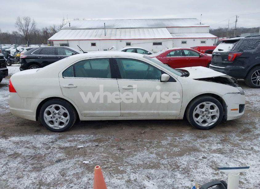 Photo 13 of 2011 Ford Fusion SE (VIN 3FAHP0HA2BR122525)