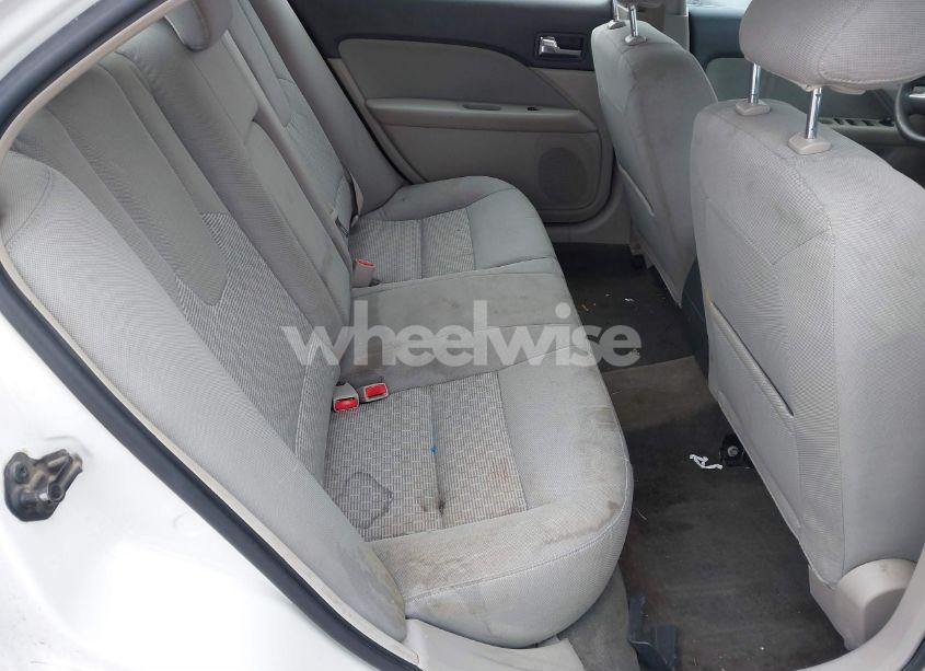 Photo 8 of 2011 Ford Fusion SE (VIN 3FAHP0HA2BR122525)