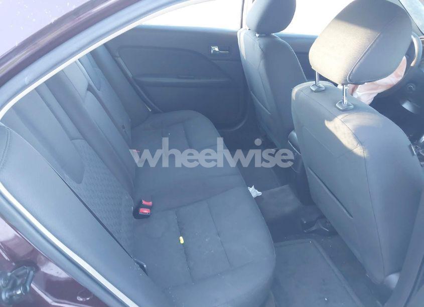 Photo 8 of 2011 Ford Fusion SE (VIN 3FAHP0HA2BR151670)