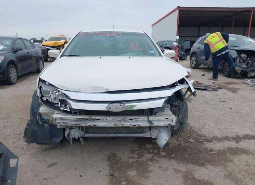 Photo 13 of 2011 Ford Fusion SE (VIN 3FAHP0HA2BR159333)