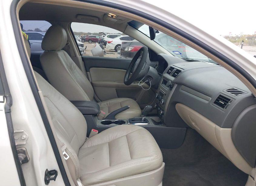 Photo 5 of 2011 Ford Fusion SE (VIN 3FAHP0HA2BR159333)