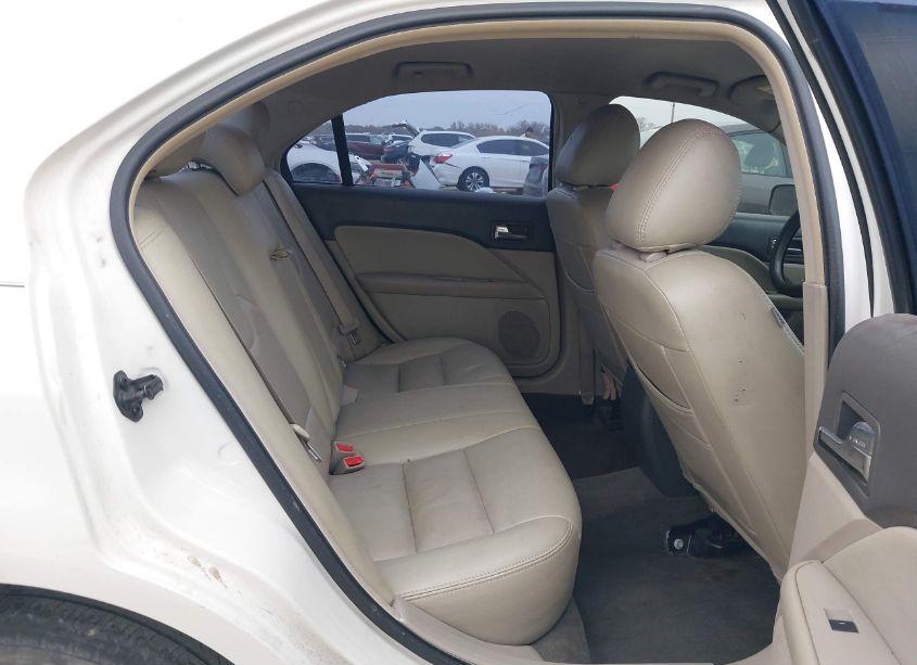 Photo 8 of 2011 Ford Fusion SE (VIN 3FAHP0HA2BR159333)