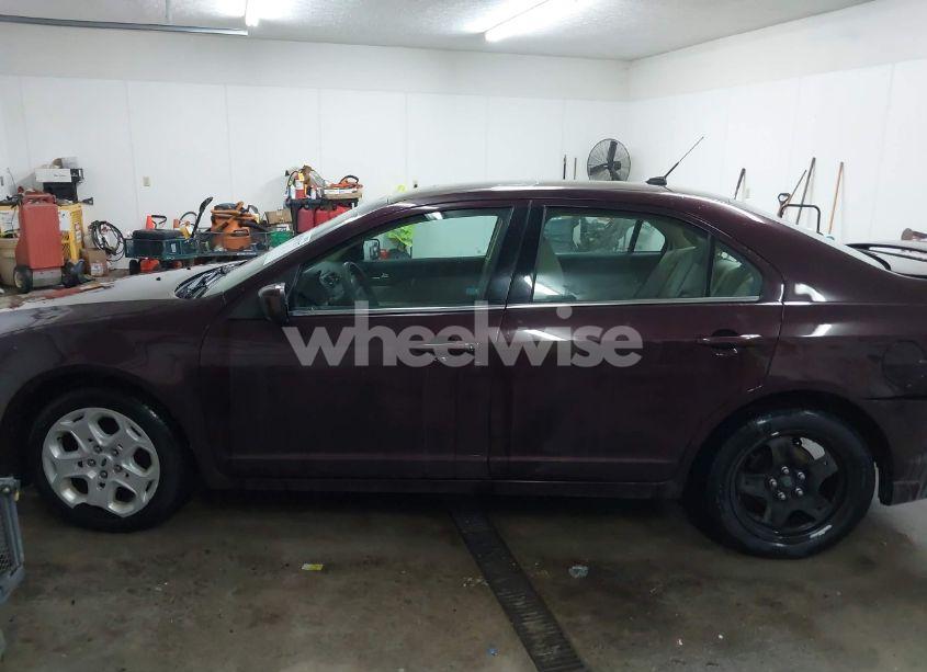 Photo 15 of 2011 Ford Fusion SE (VIN 3FAHP0HA2BR165052)