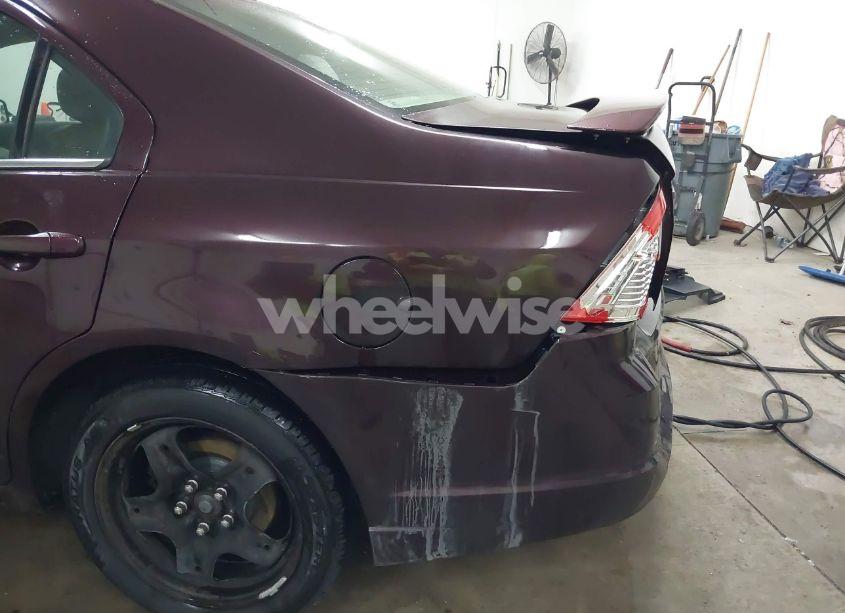 Photo 18 of 2011 Ford Fusion SE (VIN 3FAHP0HA2BR165052)