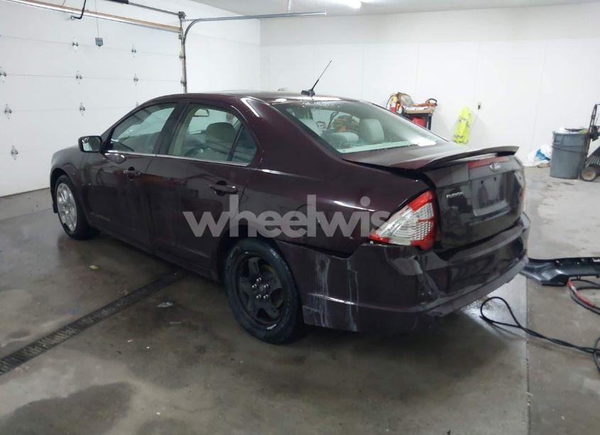 Photo 3 of 2011 Ford Fusion SE (VIN 3FAHP0HA2BR165052)