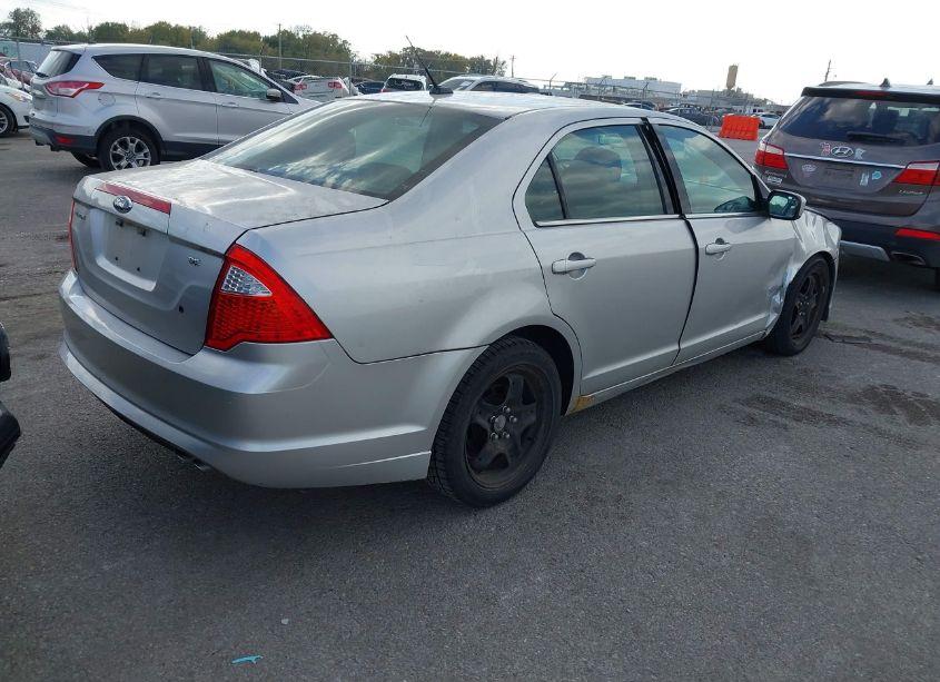 Photo 4 of 2011 Ford Fusion SE (VIN 3FAHP0HA2BR167254)