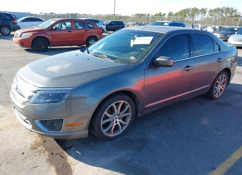 Photo 2 of 2011 Ford Fusion SE (VIN 3FAHP0HA2BR170851)