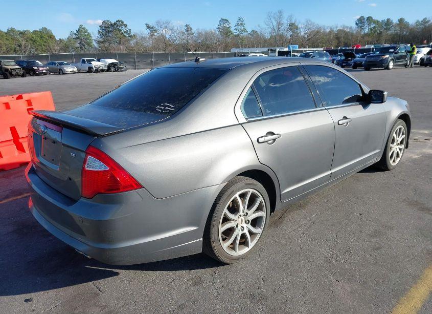 Photo 4 of 2011 Ford Fusion SE (VIN 3FAHP0HA2BR170851)