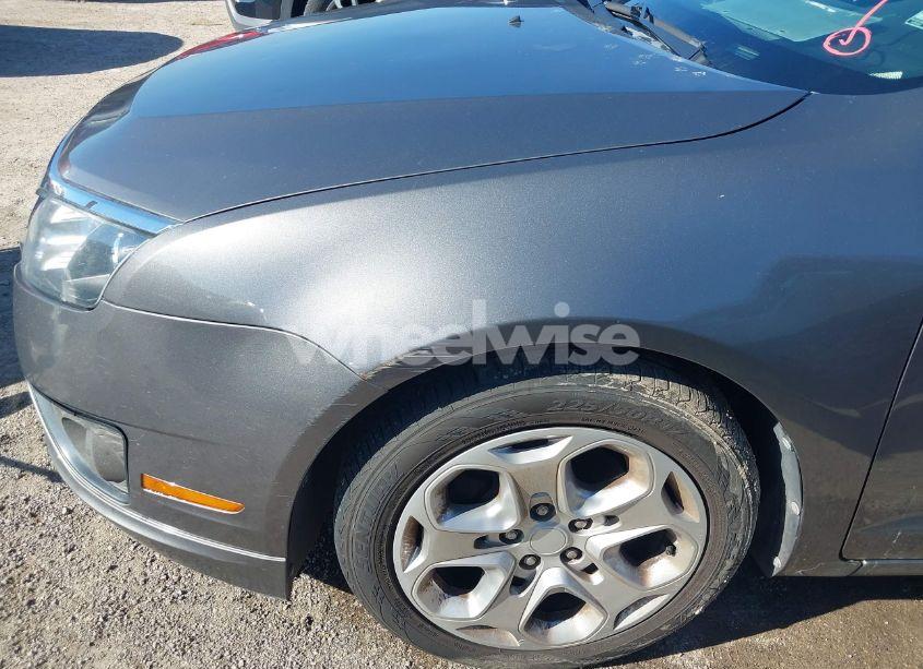 Photo 6 of 2011 Ford Fusion SE (VIN 3FAHP0HA2BR176049)