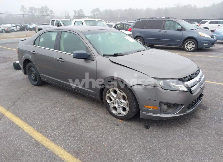 2011 Ford Fusion SE (VIN 3FAHP0HA2BR182661) main photo