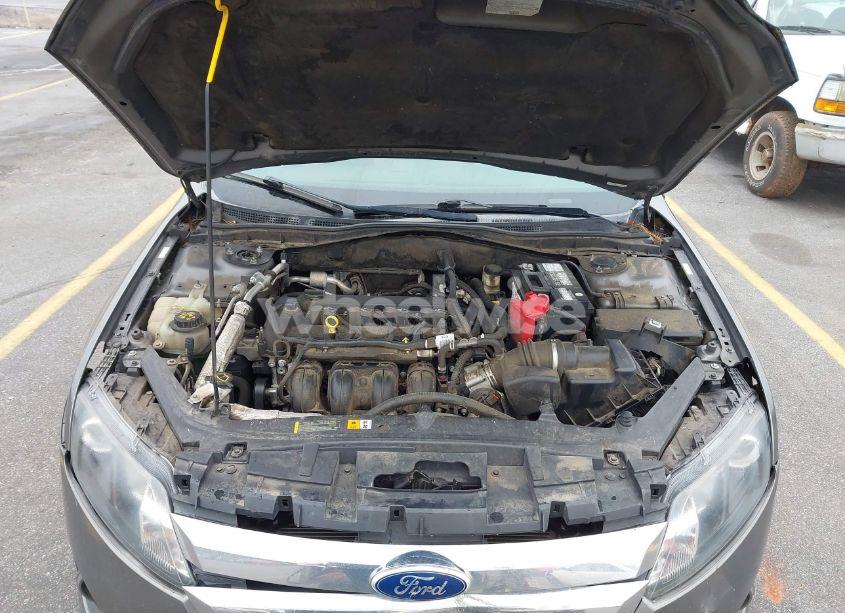 Photo 10 of 2011 Ford Fusion SE (VIN 3FAHP0HA2BR182661)