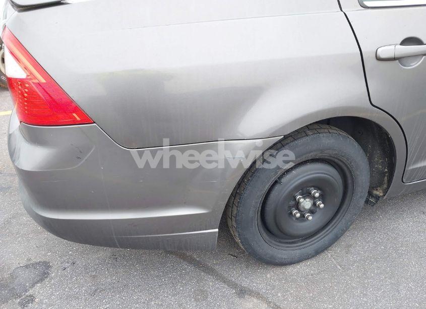 Photo 15 of 2011 Ford Fusion SE (VIN 3FAHP0HA2BR182661)