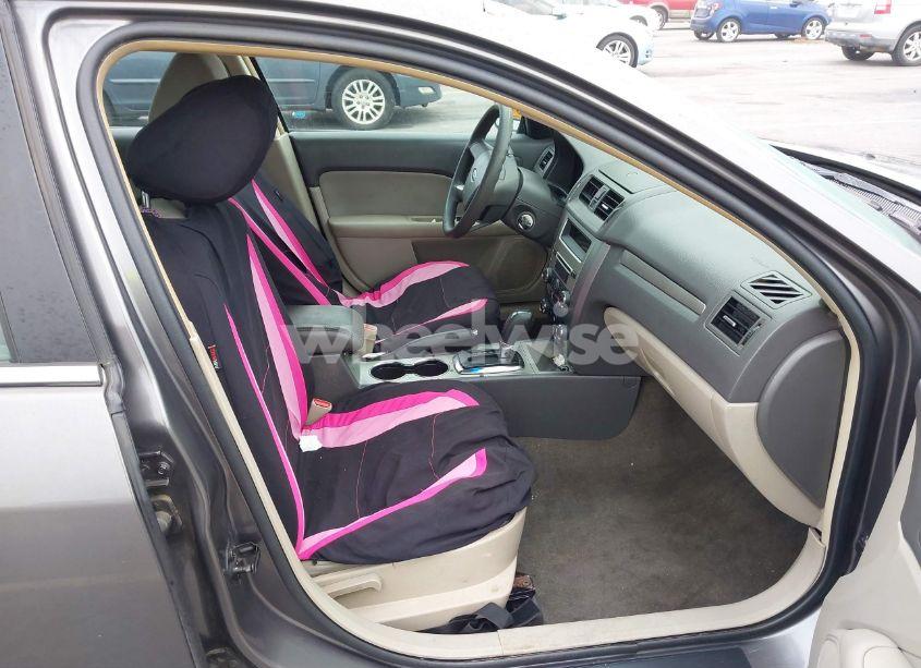 Photo 5 of 2011 Ford Fusion SE (VIN 3FAHP0HA2BR182661)