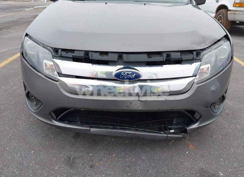 Photo 6 of 2011 Ford Fusion SE (VIN 3FAHP0HA2BR182661)