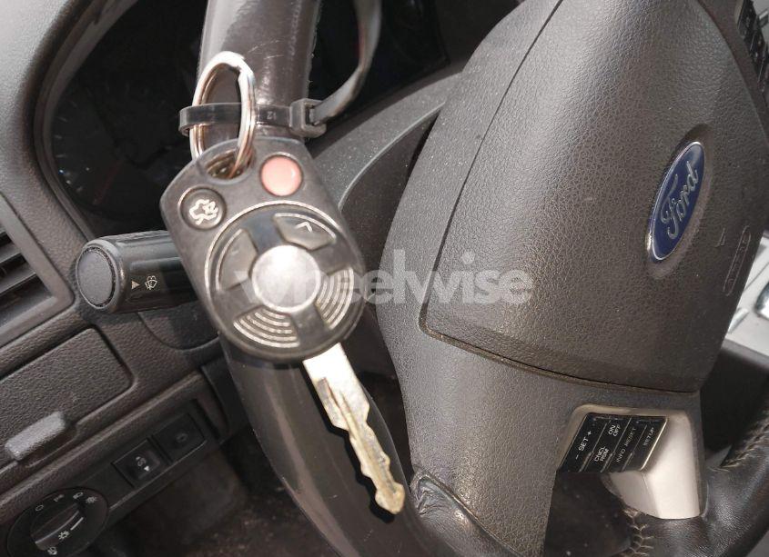 Photo 11 of 2011 Ford Fusion SE (VIN 3FAHP0HA2BR183096)