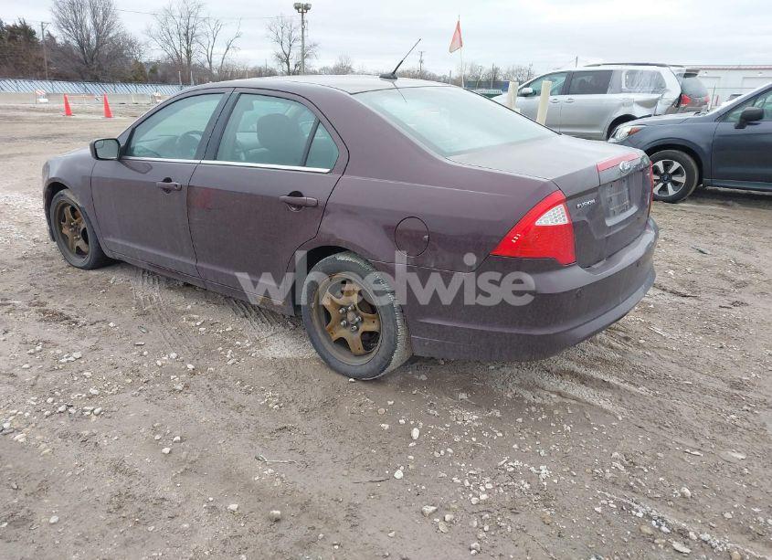 Photo 3 of 2011 Ford Fusion SE (VIN 3FAHP0HA2BR183096)
