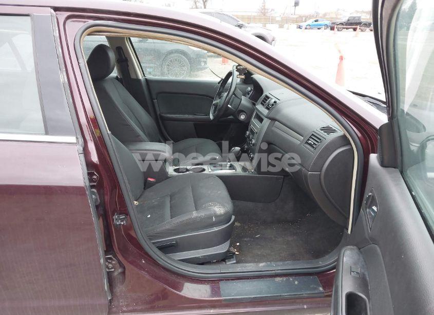 Photo 5 of 2011 Ford Fusion SE (VIN 3FAHP0HA2BR183096)