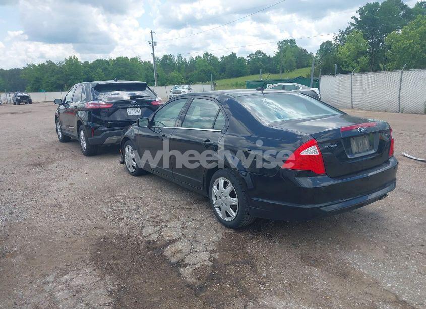 Photo 3 of 2011 Ford Fusion SE (VIN 3FAHP0HA2BR197788)