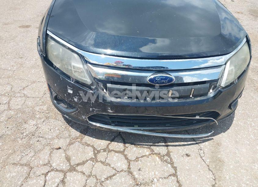 Photo 6 of 2011 Ford Fusion SE (VIN 3FAHP0HA2BR197788)