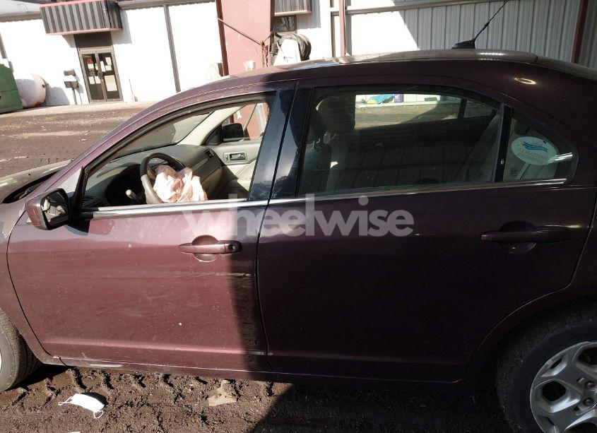 Photo 14 of 2011 Ford Fusion SE (VIN 3FAHP0HA2BR218249)