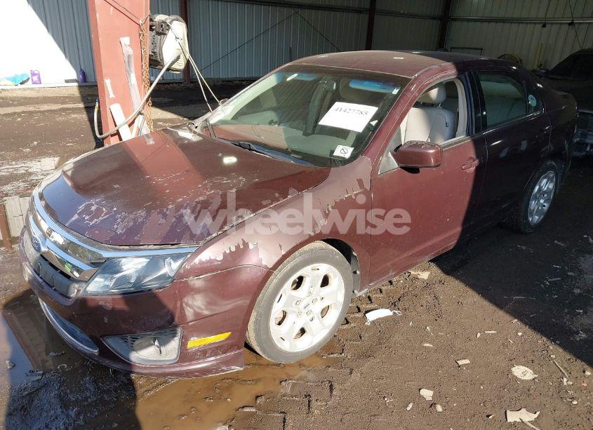 Photo 2 of 2011 Ford Fusion SE (VIN 3FAHP0HA2BR218249)