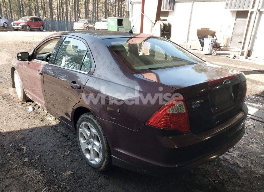 Photo 3 of 2011 Ford Fusion SE (VIN 3FAHP0HA2BR218249)