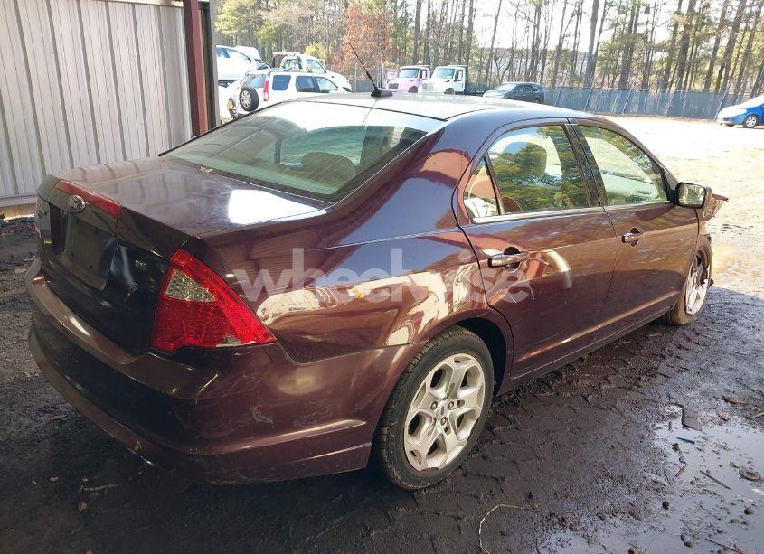 Photo 4 of 2011 Ford Fusion SE (VIN 3FAHP0HA2BR218249)