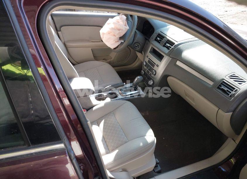 Photo 5 of 2011 Ford Fusion SE (VIN 3FAHP0HA2BR218249)