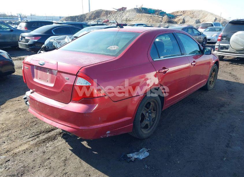 Photo 4 of 2011 Ford Fusion SE (VIN 3FAHP0HA2BR223466)