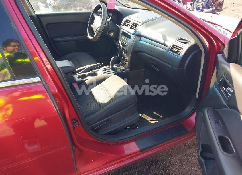 Photo 5 of 2011 Ford Fusion SE (VIN 3FAHP0HA2BR223466)