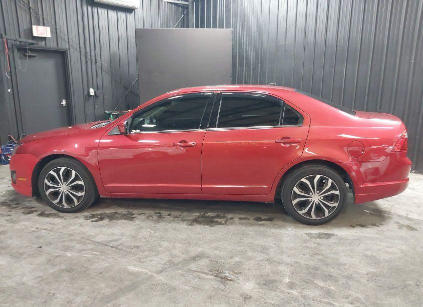 Photo 14 of 2011 Ford Fusion SE (VIN 3FAHP0HA2BR229669)